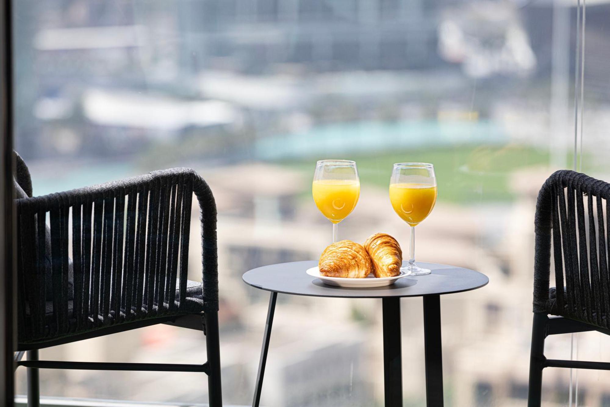 Smartstay At Burj Royale - Full Burj Khalifa View - Brand New Luxury Apartments Дубай Екстериор снимка