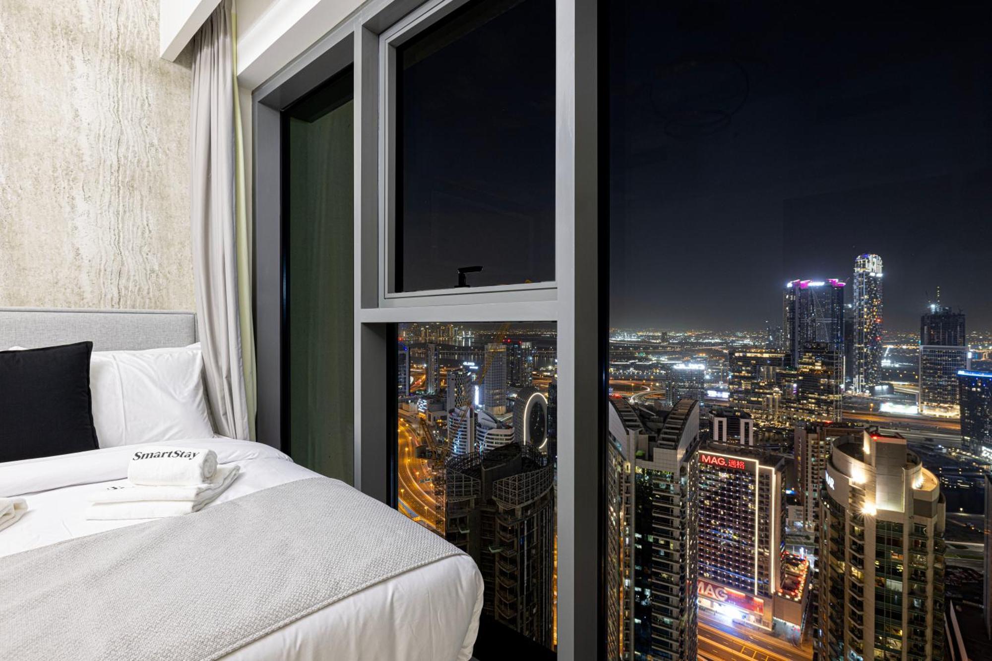 Smartstay At Burj Royale - Full Burj Khalifa View - Brand New Luxury Apartments Дубай Екстериор снимка