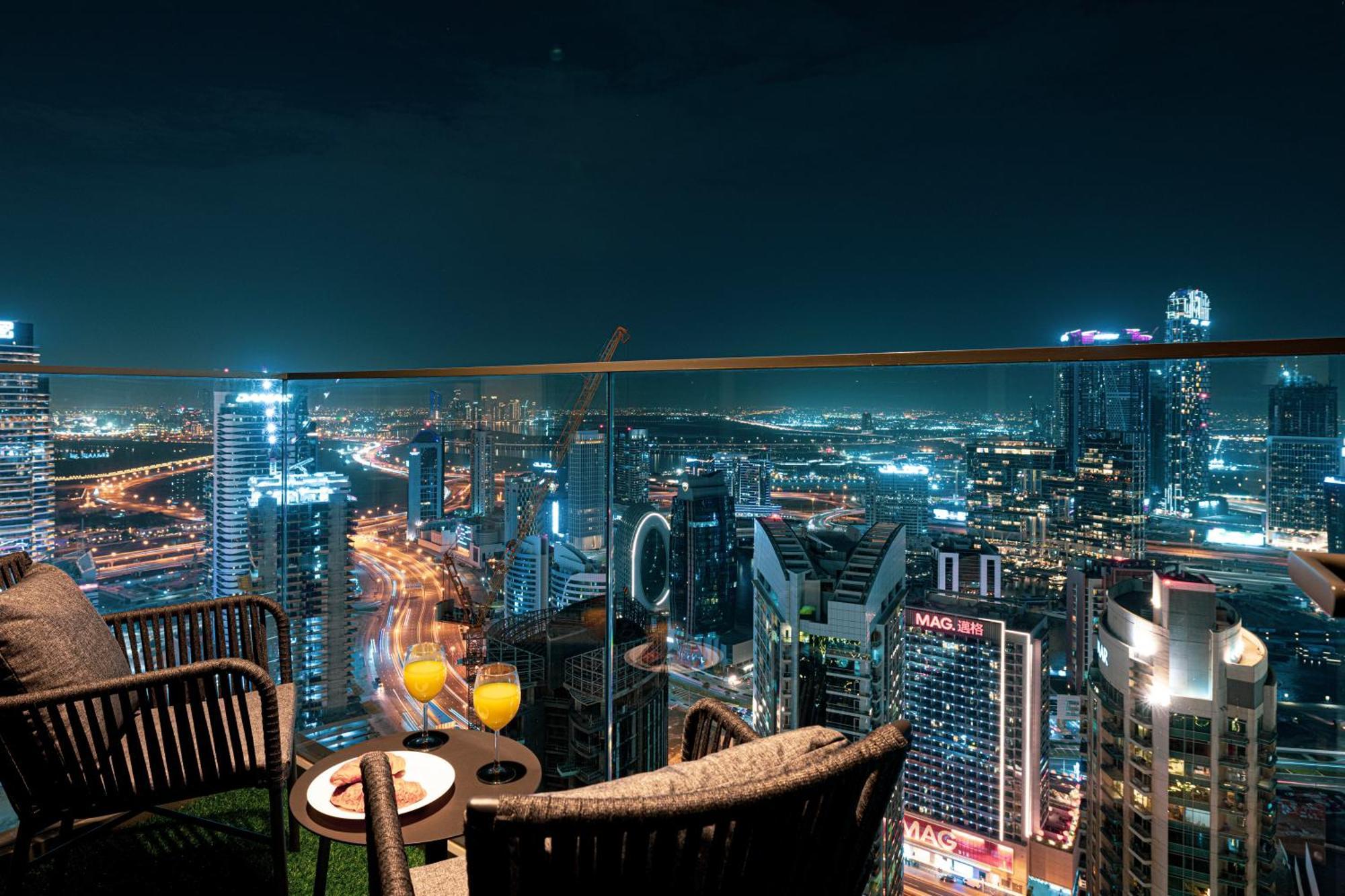 Smartstay At Burj Royale - Full Burj Khalifa View - Brand New Luxury Apartments Дубай Екстериор снимка