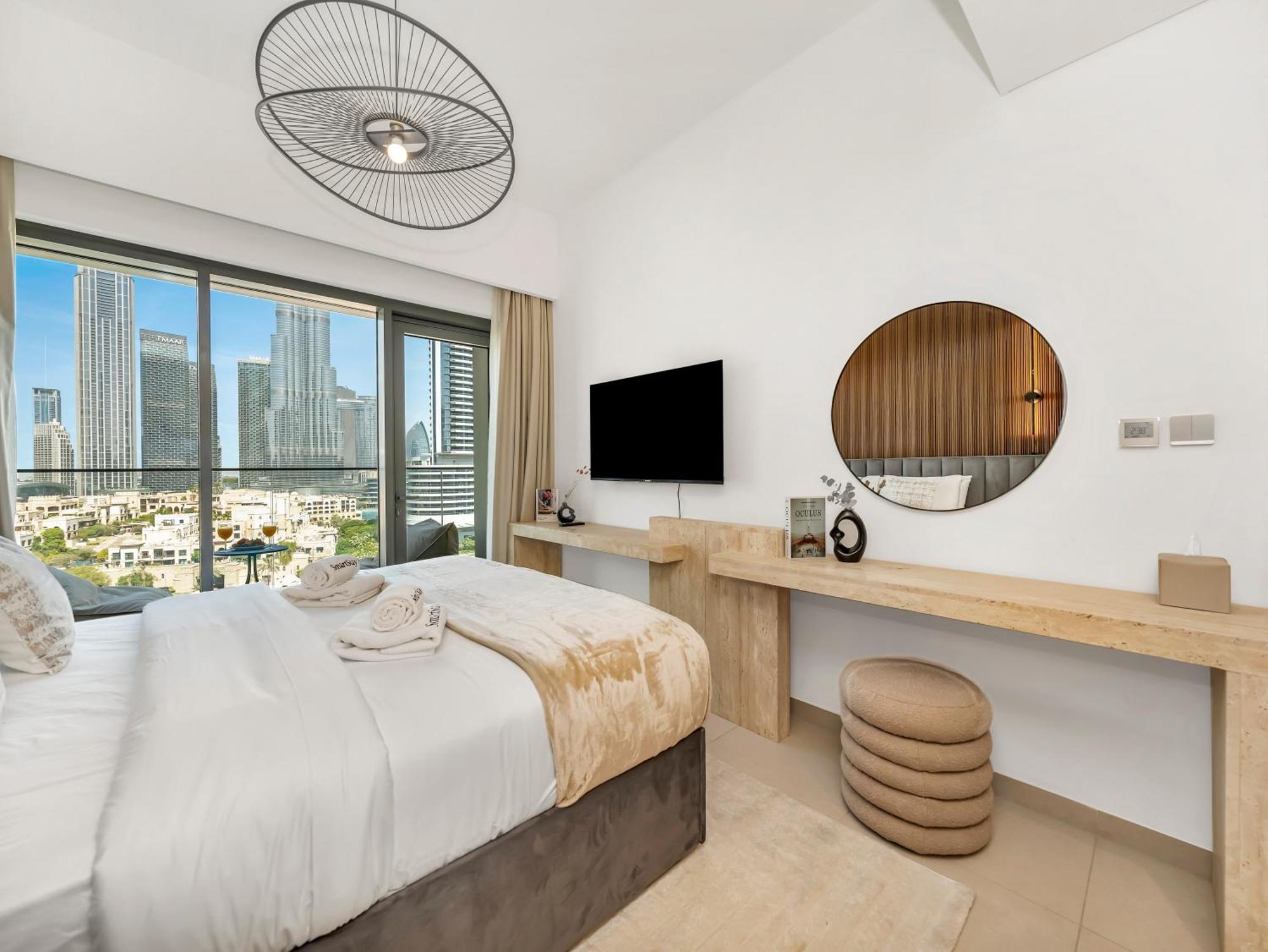 Smartstay At Burj Royale - Full Burj Khalifa View - Brand New Luxury Apartments Дубай Екстериор снимка