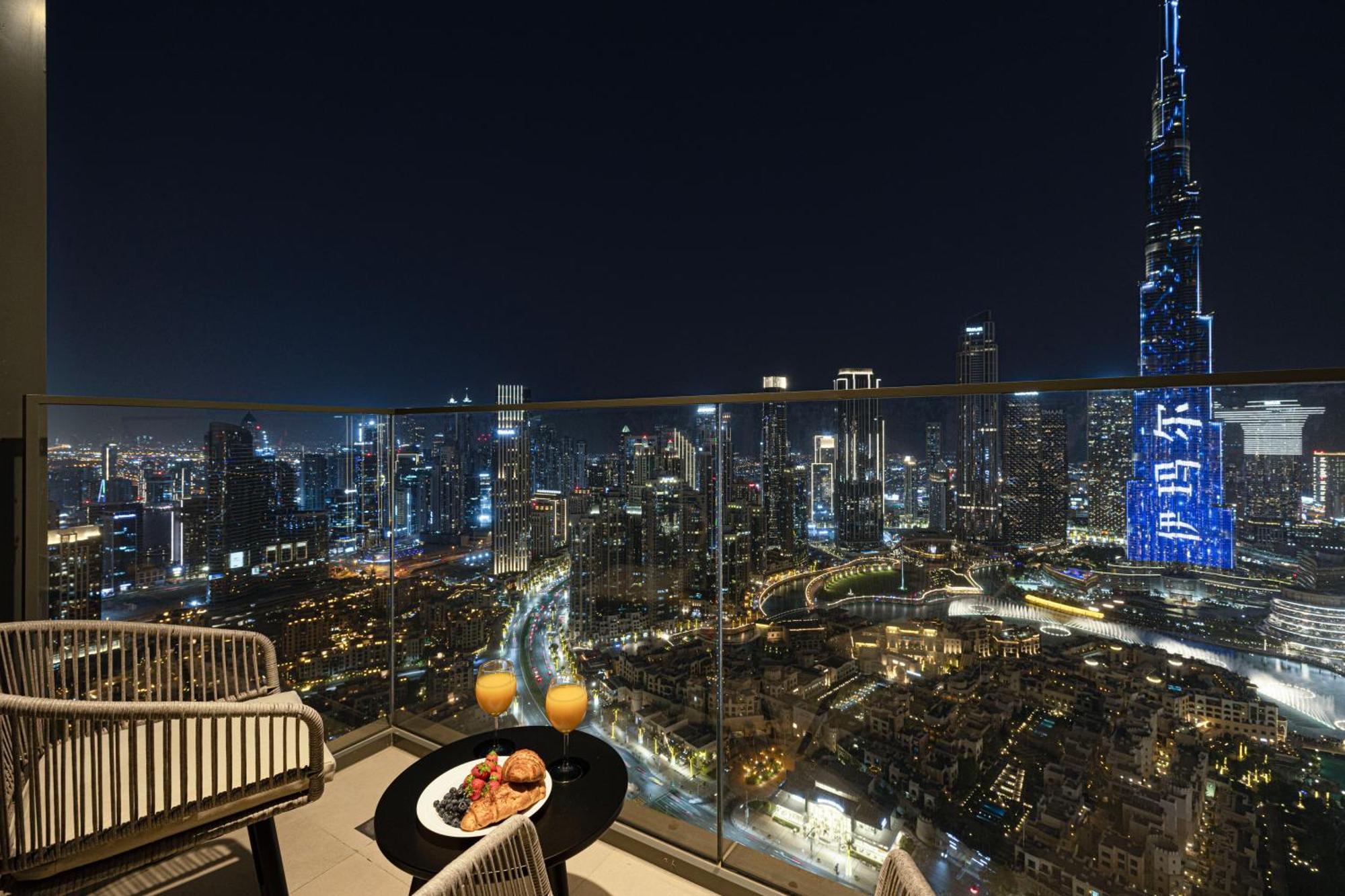 Smartstay At Burj Royale - Full Burj Khalifa View - Brand New Luxury Apartments Дубай Екстериор снимка